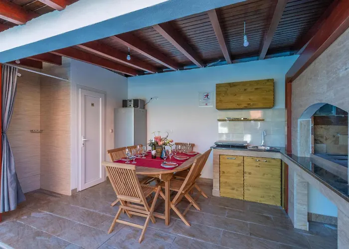 Three-bedroom In Apartmán