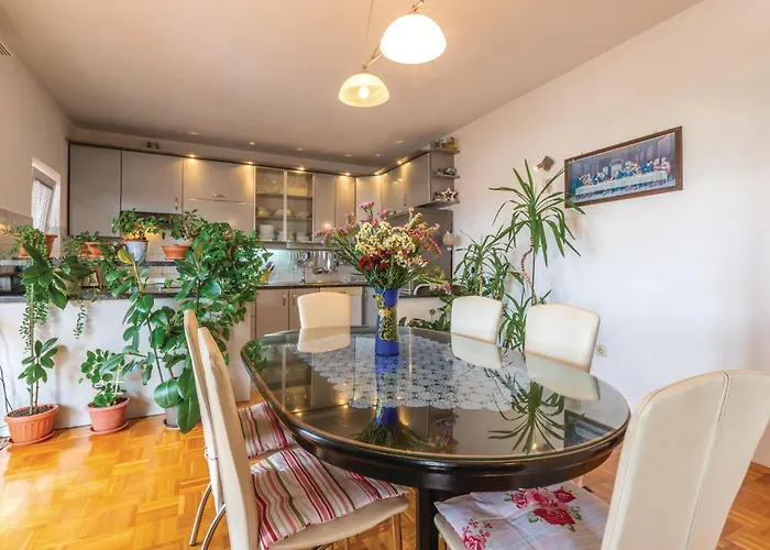 Three-bedroom In * Plano
