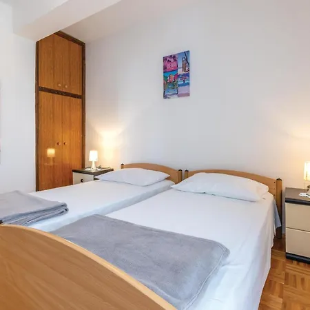 شقة Three-bedroom In *