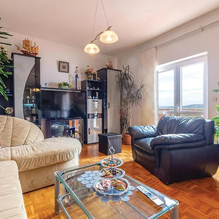 公寓 Three-bedroom In