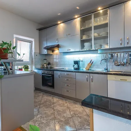 公寓 Three-bedroom In