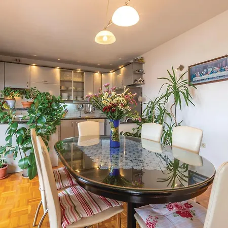 Three-bedroom In * Plano